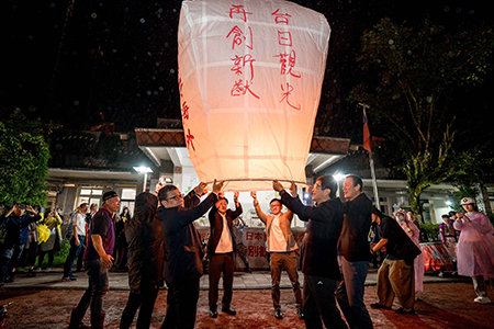 台日友好「千人放天燈」　共同祈願「台日觀光共好」